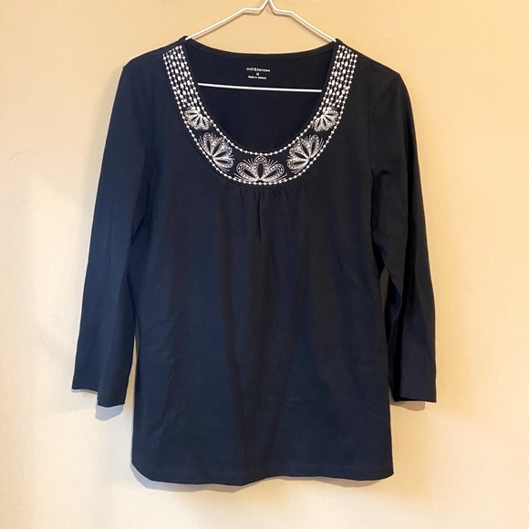 Croft & Barrow Black Knit 3/4 Sleeve White Embroidered Top Blouse Medium Cotton - Picture 2 of 8